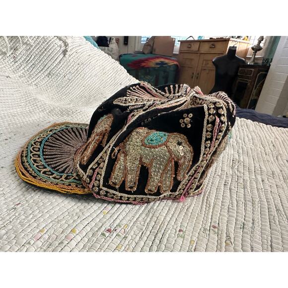 VINTAGE HANDMADE EMBROIDERED BURMESE KALAGA ZARGOZI CAP HAT